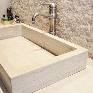 Lavello monolitico in pietra